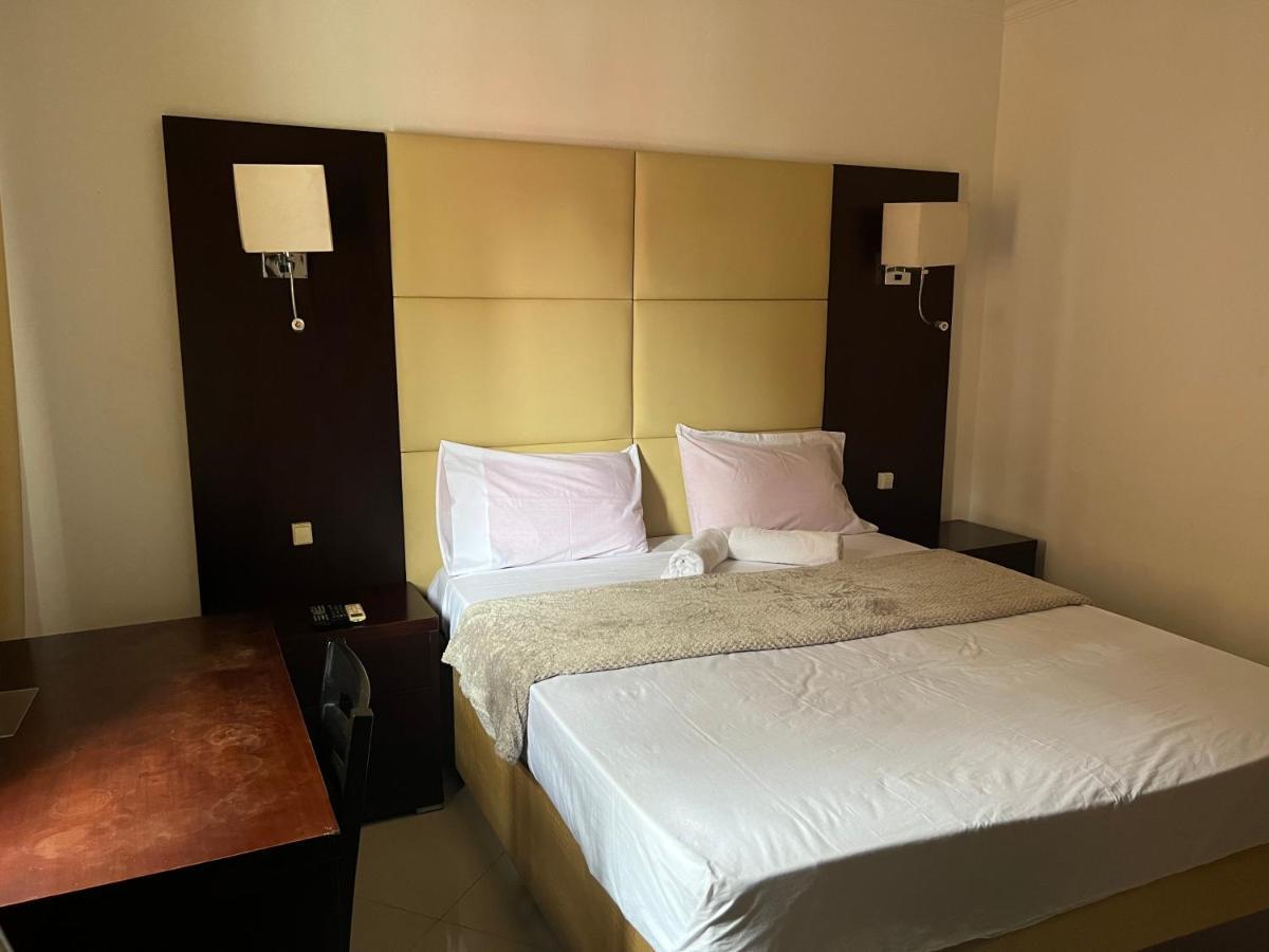 Guest House La Plaza Luanda Luaran gambar