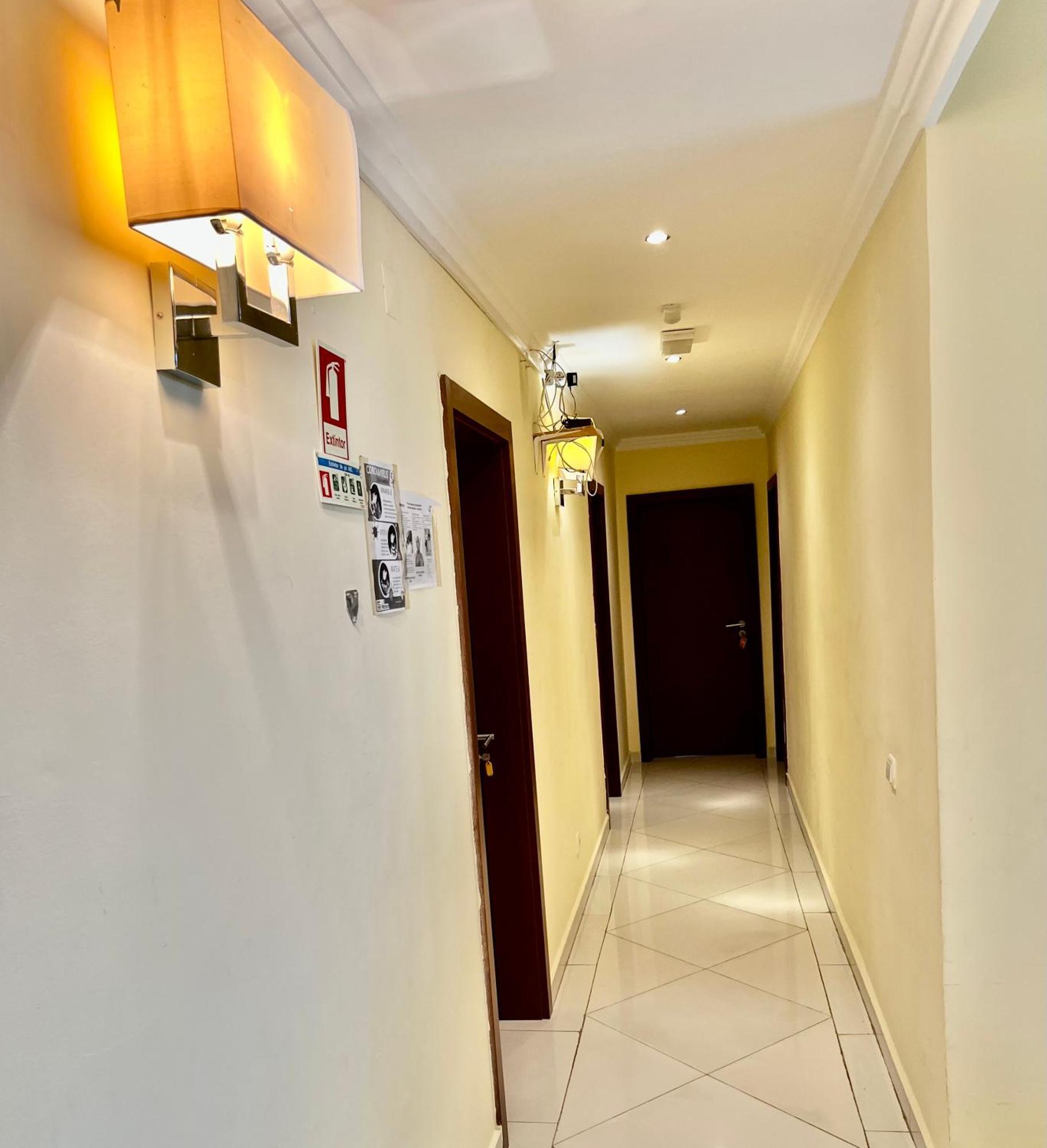 Guest House La Plaza Luanda Luaran gambar